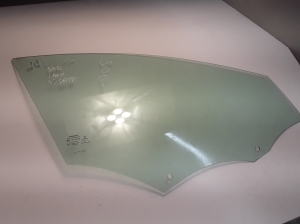 VOLVO V40 (2012–2019) Front door glass 31386763 - 3