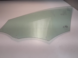 VOLVO V40 (2012–2019) Front door glass 31386763 - 4