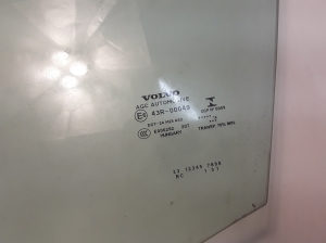VOLVO V40 (2012–2019) Front door glass 31386762 - 3