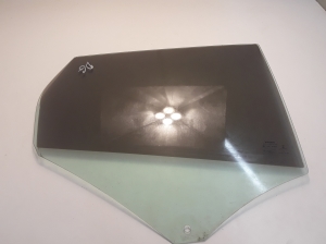 Rear side door glass - 31386767