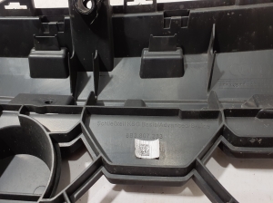 AUDI A5 (2016–2026) Front grille bracket 8B3807233 - 3