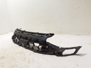 AUDI A5 (2016–2026) Front grille bracket 8B3807233 - 4