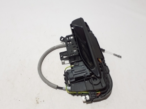 AUDI A5 (2016–2026) Front door external opening handle and its details - 4