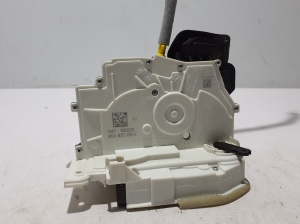 AUDI A5 (2016–2026) Front door lock 85C837015E - 2