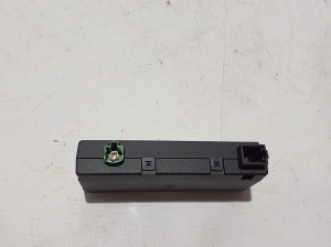 AUDI A5 (2016–2026) USB-pesa 4N1035700 - 2