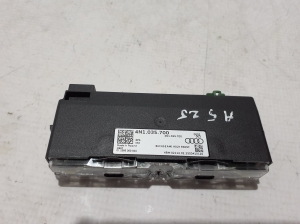 AUDI A5 (2016–2026) USB-pesa 4N1035700 - 3