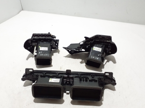 AUDI A5 (2016–2026) Interior ventilation grilles - 3
