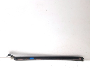 Mercedes Benz GLK-Class 204 (2008–2015) Windshield pillar outer molding A2046904462 - 5