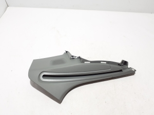   Interior trim of the rear strut  - 8B9867245A 