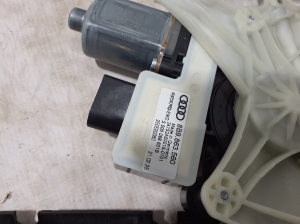 AUDI A5 (2016–2026) Parcel shelf lifter 8B9863560 - 2