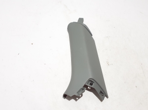   Interior trim of the rear strut  - 8B9867288 