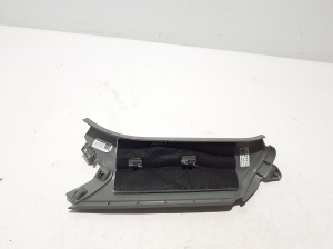 AUDI A5 (2016–2026) Tagumise toe sisekujundus 8B9867287 - 2