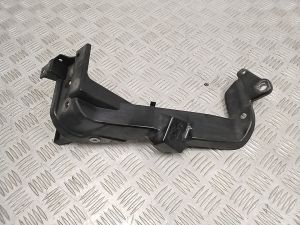   Front fender bracket  - 31688245 