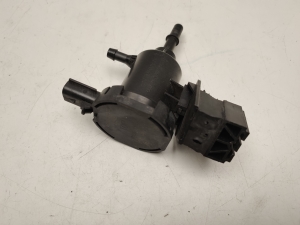 Mercedes Benz CLS-Class 218 (2011–2018) Sonstiges Ventil A0014760532 - 2