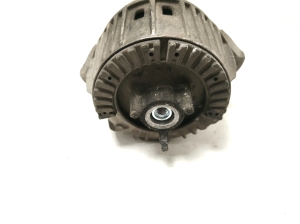 Mercedes Benz C-Class 204 (2007–2014) Engine mount A2042404717 - 5