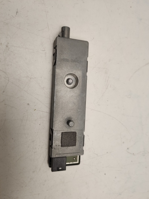 Mercedes Benz CLS-Class 218 (2011–2018) Antenna amplifier A2129050001 - 2