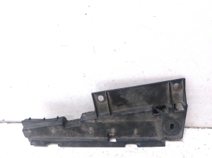 Front grille bracket - A2048851036