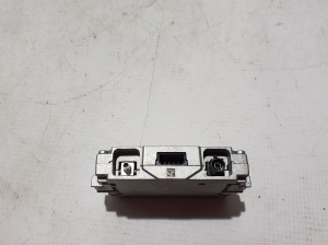 AUDI A5 (2016–2026) Antenna amplifier 4K0035456 - 3