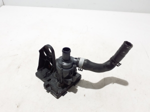 AUDI A5 (2016–2026) Auxiliary water pump 4K0121601A - 4