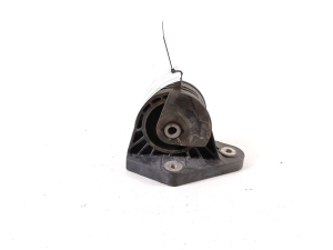Engine mount - 21924G7000