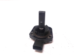 Volkswagen Passat B5 (1997–2005) Ölstandssensor 1J0907660B - 2