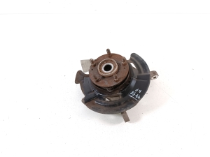 Front wheel hub