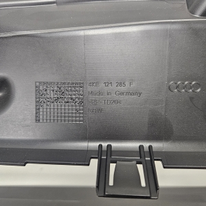 AUDI Q8 (2018–2026) Luftleitblech für den Kühler 4Ke121285F - 4