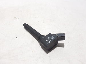 AUDI A5 (2016–2026) Ignition coil 06U905110A - 3