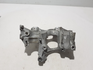 AUDI A5 (2016–2026) Engine bracket 8B3399295 - 4