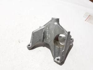   Engine bracket  - 8B3199307 