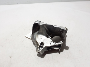 AUDI A5 (2016–2026) Engine bracket 8B3199307 - 4