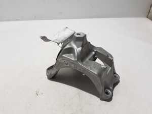 Engine bracket - 8B3199308D