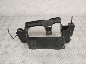 Polestar 2 II (2021–2026) Halter für Klimakompressor 32275530 - 3