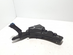AUDI A5 (2016–2026) Front washer fluid reservoir 8B3955452 - 4