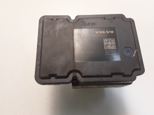 VOLVO V40 (2012–2019) ABS unit 31423315 - 2