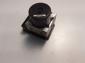 VOLVO V40 (2012–2019) ABS unit 31423315 - 4