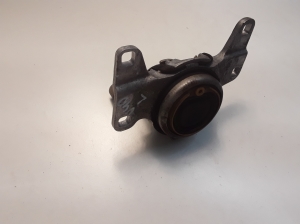 VOLVO V40 (2012–2019) Engine mount 31359639 - 4