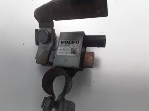 VOLVO V40 (2012–2019) Negative cable terminal 31419417 - 4