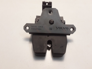 VOLVO V40 (2012–2019) Trunk lid lock 31440245 - 4