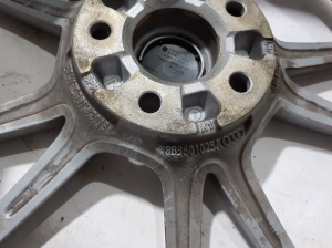 AUDI A5 (2016–2026) Felge 8B3601025A - 2