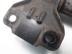 VOLVO V40 (2012–2019) Front control arm AV613A262DA - 2