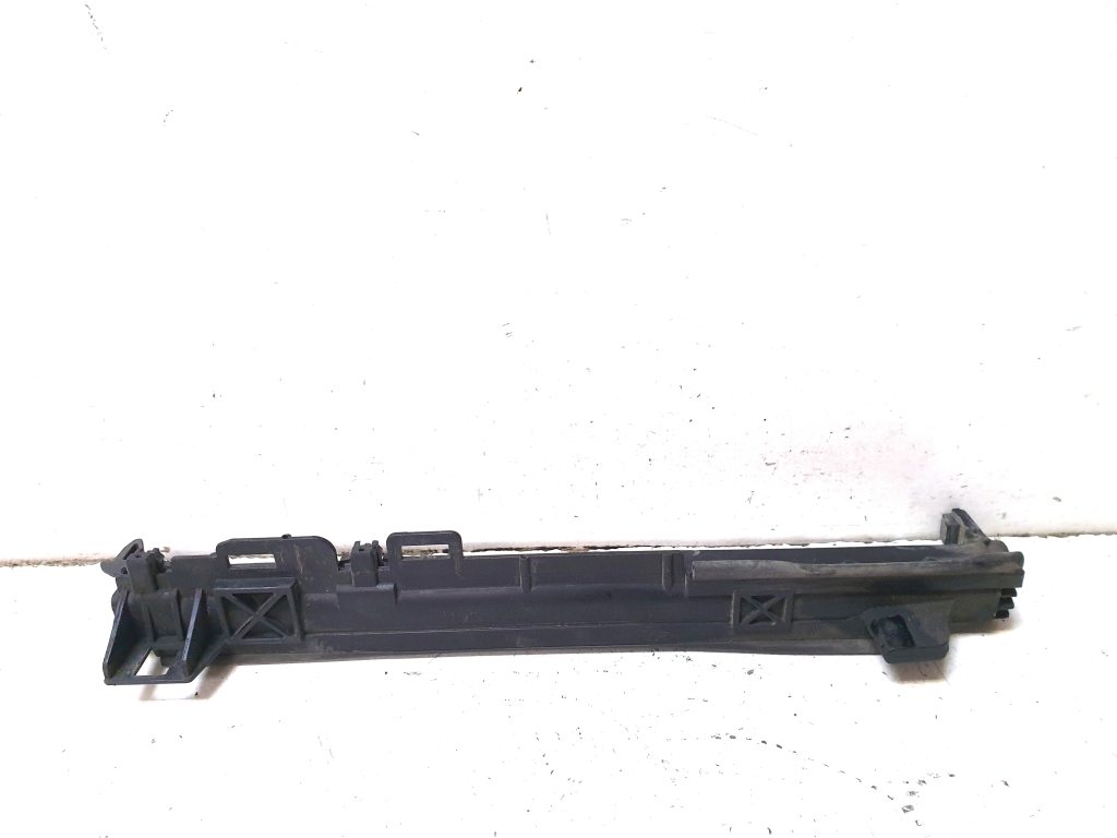 Mercedes Benz GLK-Class 204 (2008–2015) A/C condenser bracket 0477902913 Mercedes Benz GLK-Class 204 (2008–2015) A/C condenser bracket 0477902913