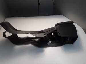 VOLVO V40 (2012–2019) Center console 31306634 - 3