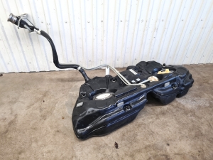 Mercedes Benz E-Class W212 (2009–2015) Kraftstofftank A2124702001 - 3