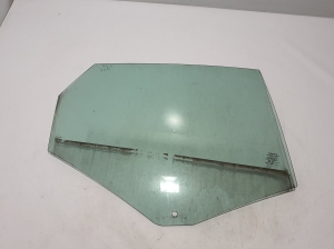   Rear side door glass  - 31371943 