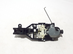 VOLVO S90 (2016–2026) Front door external opening handle and its details - 2