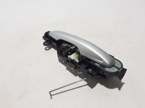 VOLVO S90 (2016–2026) Front door external opening handle and its details - 3