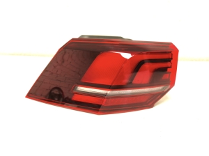   Rear corner light  - 5H0945095E 