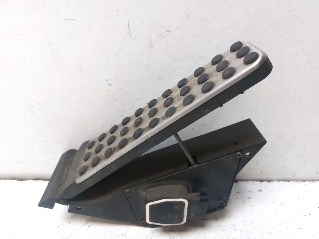 Mercedes Benz GLK-Class 204 (2008–2015) Gaspedal A2043000504 Mercedes Benz GLK-Class 204 (2008–2015) Gaspedal A2043000504