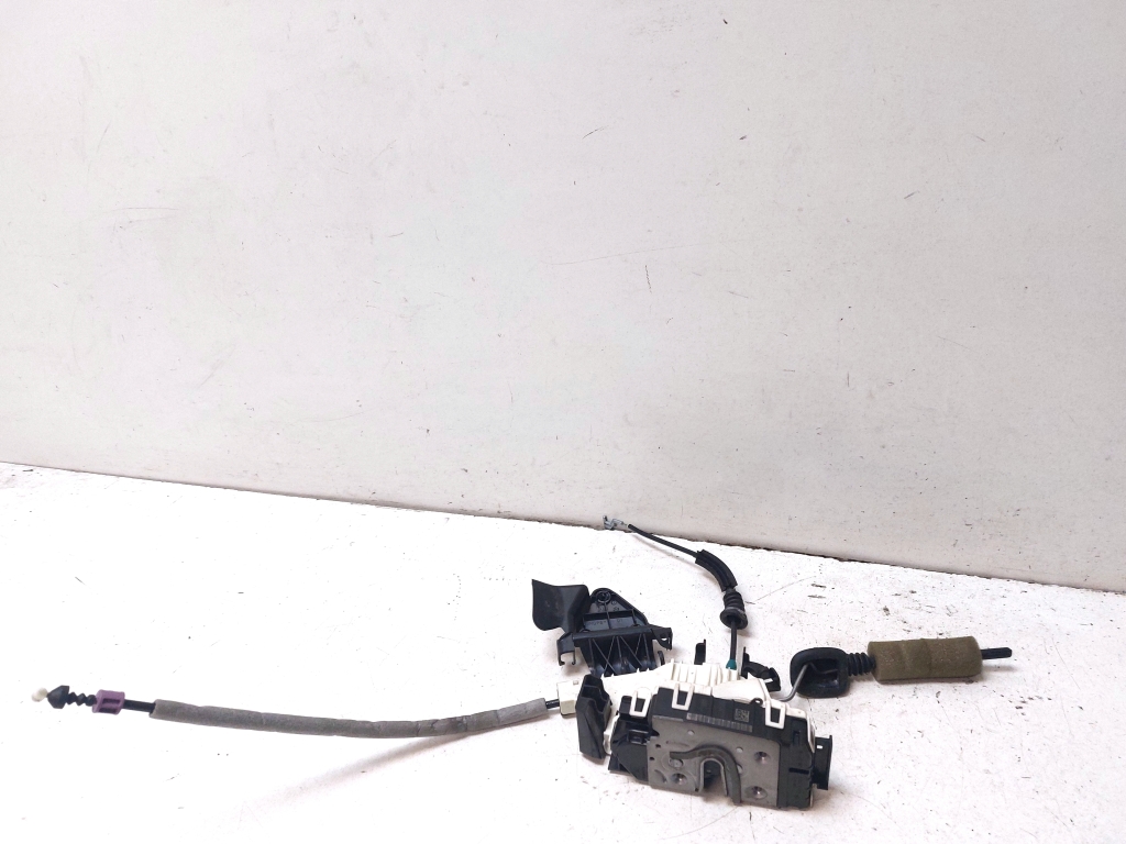 Mercedes Benz GLK-Class 204 (2008–2015) Front door lock A2047201535 Mercedes Benz GLK-Class 204 (2008–2015) Front door lock A2047201535